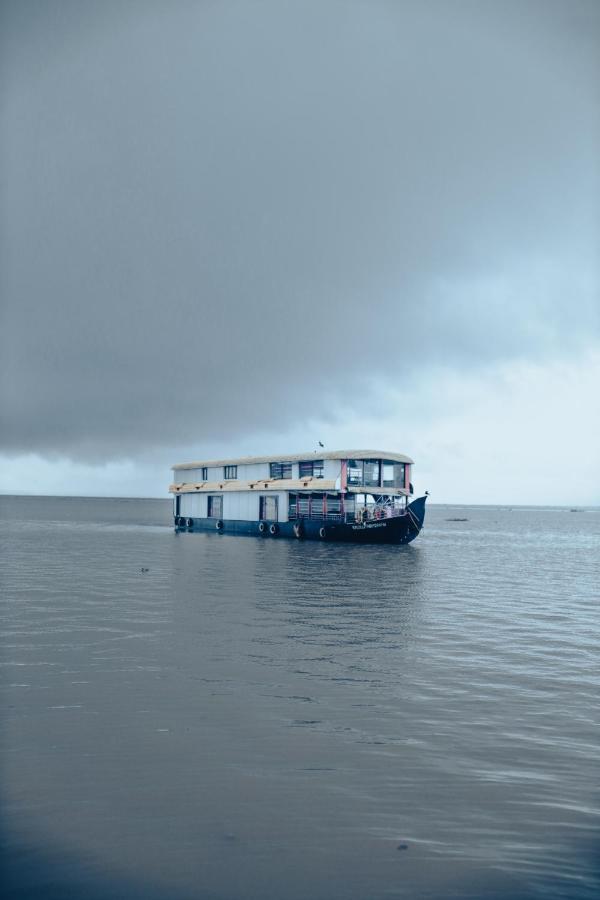 Harmony Houseboats Ξενοδοχείο Alappuzha Εξωτερικό φωτογραφία